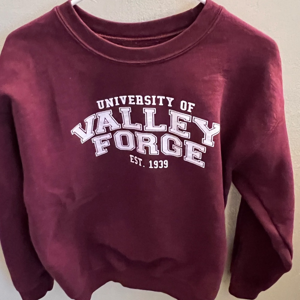 Valley Forge University Crewneck Sweatshirt Size M